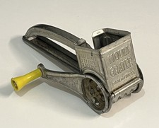 Alte Käsereibe gemahlen Reibe Mühle Vintage.