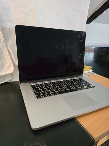 Apple macbook pro - apple, 15