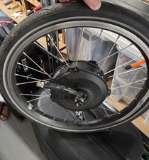Brompton Electric Motor mit defekter Felge - ohne Mantel Und Tubolitos Bastler