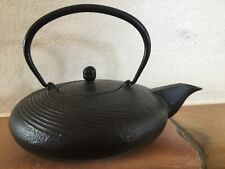 Japanische Teekanne aus Gusseisen 0,8 l Inhalt,.