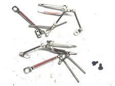 Märklin  3031  BR 81  --   GESTÄNGE links-rechts  mit SCHRAUBEN     -- 25/38