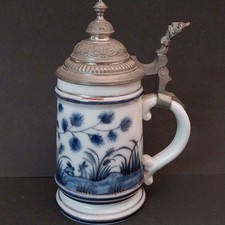 Porzellan Bierkrug mit Zinndeckel Vogel - Tiere Hüttensteinach  Bodenbild