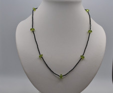 Peridot glatt geschliffen