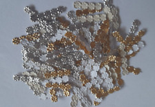Uralte Dresdner Papp-Blümchen / silber + gold  / 200 Stück / D = 4 mm