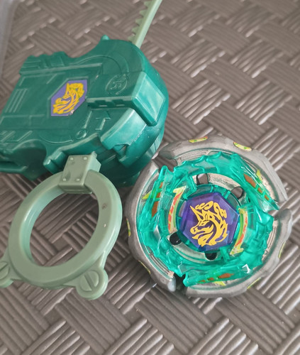 Beyblade ray striker d125cs - beyblade,