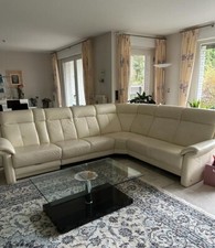 weißes Eck-Ledersofa 270x240 mit ausziehbarem Fussteil und Rückenwand + Sessel