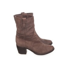 Gidigio, Stiefeletten