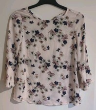 Damenbluse - Größe 34 - Puderrosa mit Blumen  - Trompetenärmel