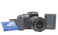 Olympus E-500 Spiegelreflex schwarz mit Zuiko Digital 14-45 mm,1:3,5-5,6