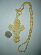 Antike Beinschnitzerei Kruzifix mit Blüten, Rosen, Blättern, sehr feine Arbeit!