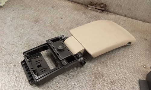 Volvo v70 2009 - volvo, armlehne