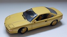 BMW 850 CSi gelb 1992 E31 Revell 1:18 Vitrinenmodell unbespielt