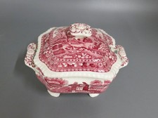 Kleine terrine mit - kleine, fuß