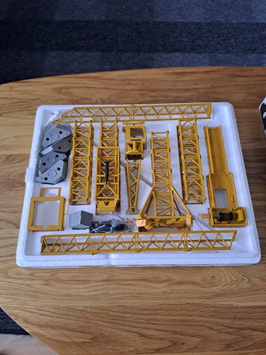 Liebherr kran scale - liebherr,