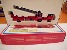Corgi 97320 (C1143/2) American La France Aerial Ladder Truck + Box