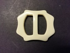 Alte GÜRTELSCHNALLE / Gürtelschließe  KUNSTSTOFF Weiß