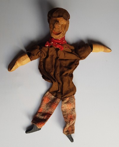 Alte handpuppe mit holzkopf - handpuppe,