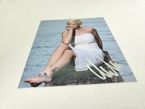 Michelle signed foto 13x14 - michelle,