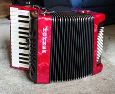 Akkordeon Hohner Bravo II 48 rot – mit Tasche & Trageriemen,  absolut neuwertig 