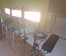 3x ARRI Broadcaster L1.30195.0Set inkl. Manfrotto Magic Arm