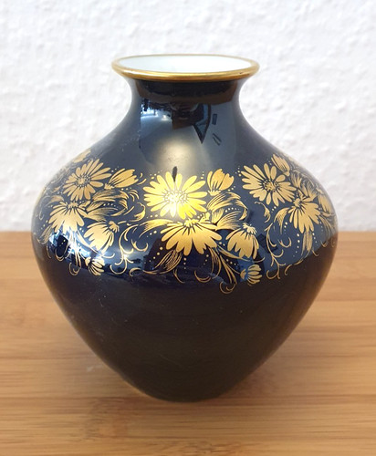 Hutschenreuther vase - hutschenreuther,