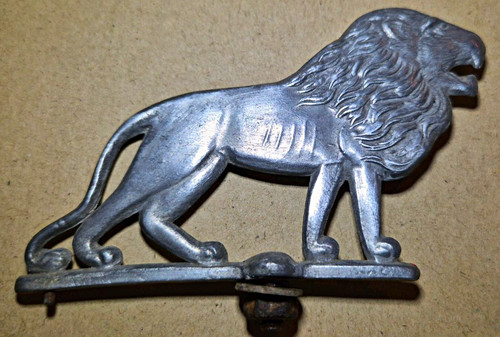 Alte schutzblechfigur löwe - alte,