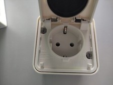 Berker 47413512 Aufputz-Steckdose Schuko mit Klappdeckel AP polarweiß IP55