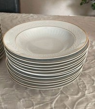 12 Speiseteller 12 Suppenteller Apulum  mit Goldrand