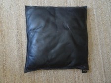 Lederkissen aus Rindsleder  mit Innenfüllung schwarz, Gr. 37 x 37 cm