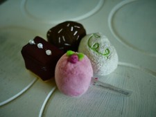 4 x Haba Pralinen/ Petits