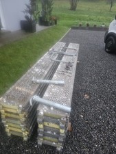 Layher Blitzgerüst mit Stahlböden u. Robustdurchstieg, 80 qm