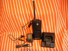 Motorola Radius GP 300 16 Kanal UHF Funkgerät mit Zubehör