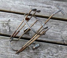 Schraubenmännchen - als Golfwagen, Caddy, als Flaschenhalter