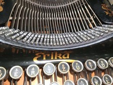REISE SCHREIBMASCHINE Erika