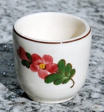 Kleiner Schnapsbecher; Wechsler Tirol/Schwarz , Alpenrose/ Enzian, H ca. 4 cm