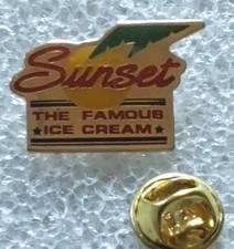 Pin's  SUNSET The Famous  Ice