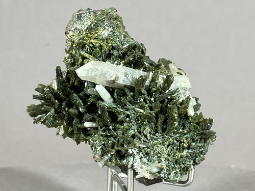 Epidot quarz granat - epidot/quarz/granat,
