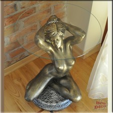 Beistelltisch Glas Glastisch Frau Figur Modern Designer Kaffeetisch Kunstharz