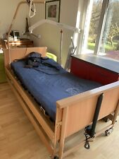 voll funktionsfähiges Pflegebett + Matratze + Hebeeinrichtung Liko M220