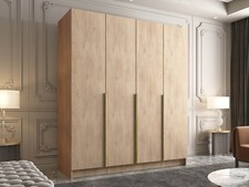 Eleganter Kleiderschrank