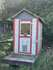 Hühnerhaus für 4 bis 5 Hühner zum Selbstaubbau,elektronischer Pförtner dabei