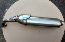 Endtopf links vom Auspuff