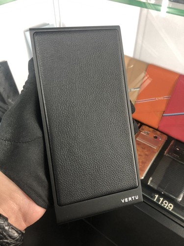 Vertu wireless charger - charger, v