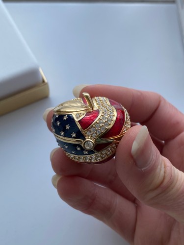 Estee lauder america - america's, appple