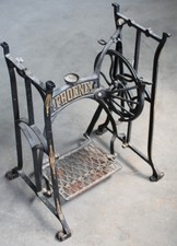 tisch fuss näh maschine guss eisen metall gestell PHOENIX  alt top vintage deko