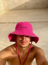 BOB JACQUEMUS • FUSHIA •