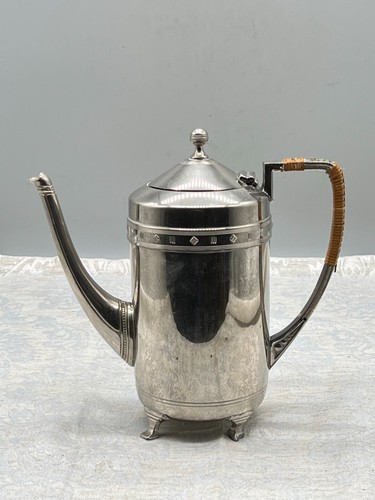 Antike kaffeekanne aus metall - aus,