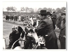 19 Fotografien Speedway - Seitenwagen Motorrad-Rennen, Sandbahnrennen, Rennszen 