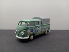 Welly VW T1 DoKa Bulli Hippie Peace Modellauto mit Rückzugmotor