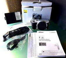 Nikon 1 J5 Kamera / Body hat